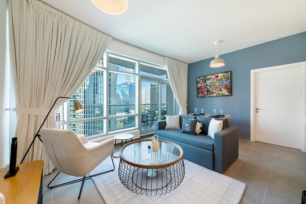 Дубай: Maison Privee - The Lofts East