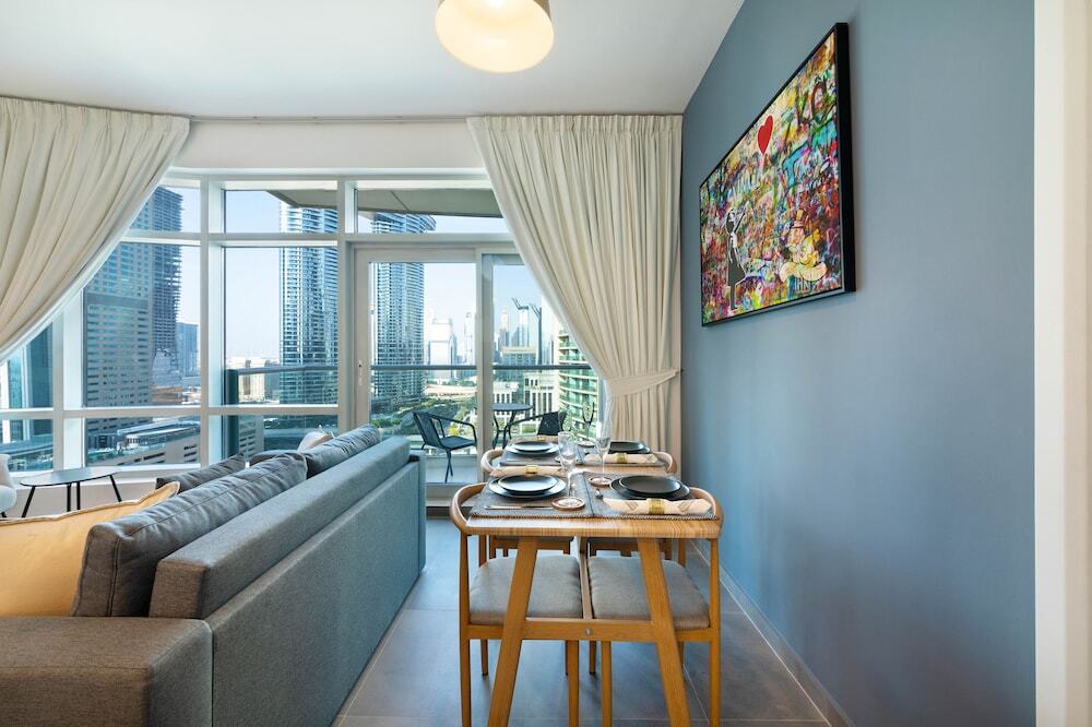 Дубай: Maison Privee - The Lofts East
