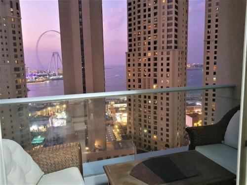 Дубай: Luton Vacation Homes -Sea View Marina Promenade