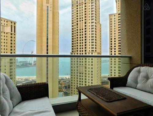 Дубай: Luton Vacation Homes -Sea View Marina Promenade