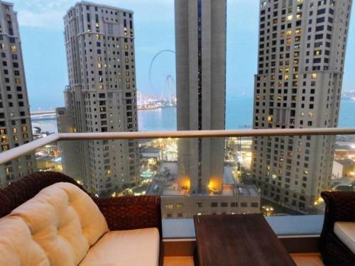 Дубай: Luton Vacation Homes -Sea View Marina Promenade