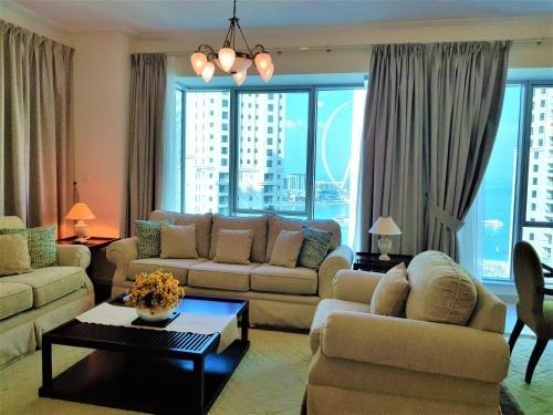 Дубай: Luton Vacation Homes -Sea View Marina Promenade
