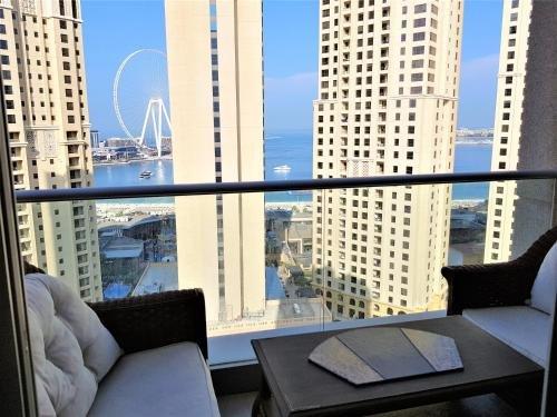 Дубай: Luton Vacation Homes -Sea View Marina Promenade