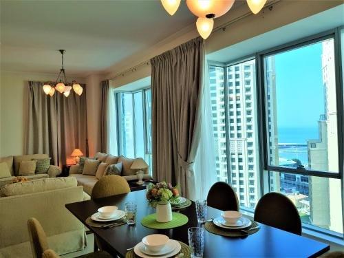 Дубай: Luton Vacation Homes -Sea View Marina Promenade