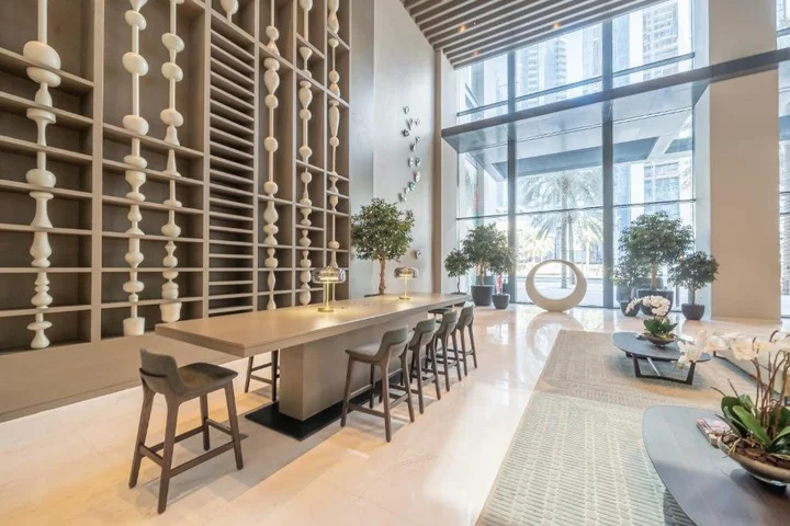 Дубай: Incredible Views From This Classy Apt With Terrace