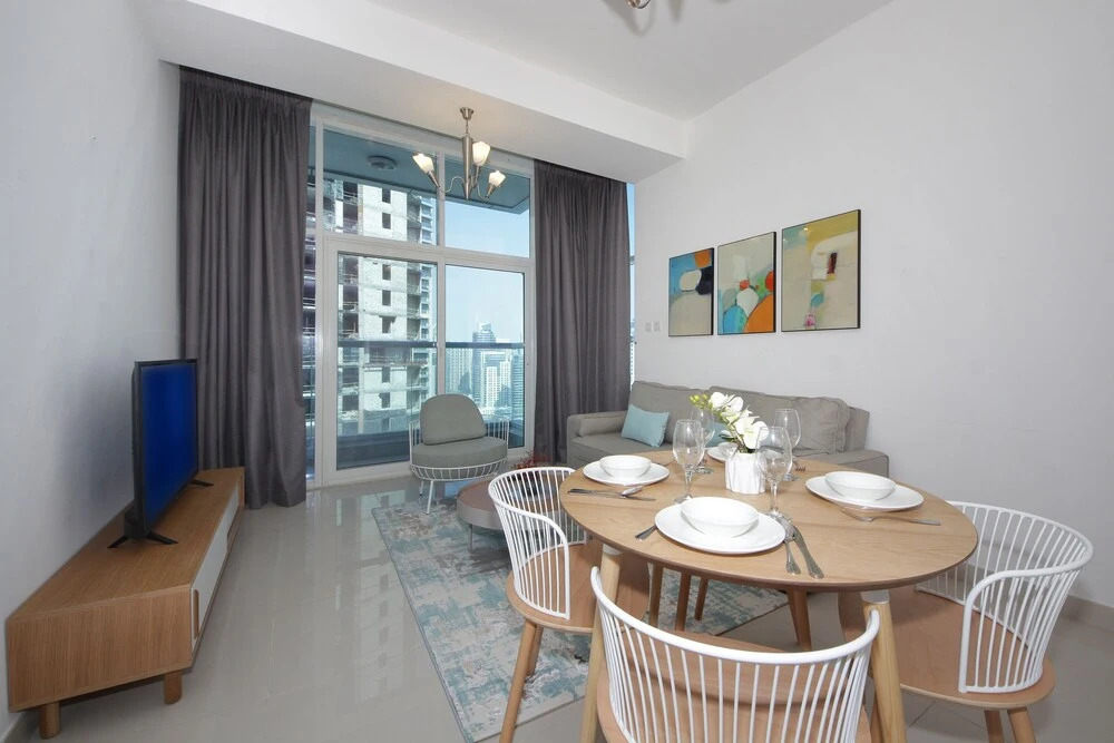 Дубай: 1 Bedroom Apartment in Continental Tower