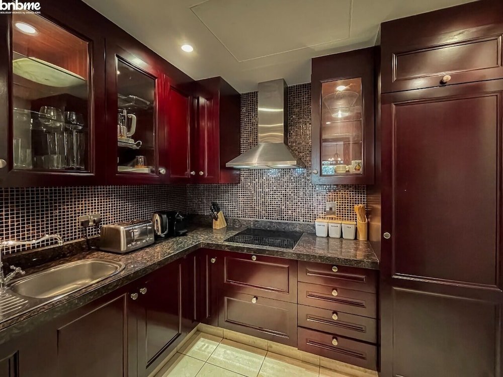 Дубай: Lux 2B in Oldtown in of DT by Bnbme Homes
