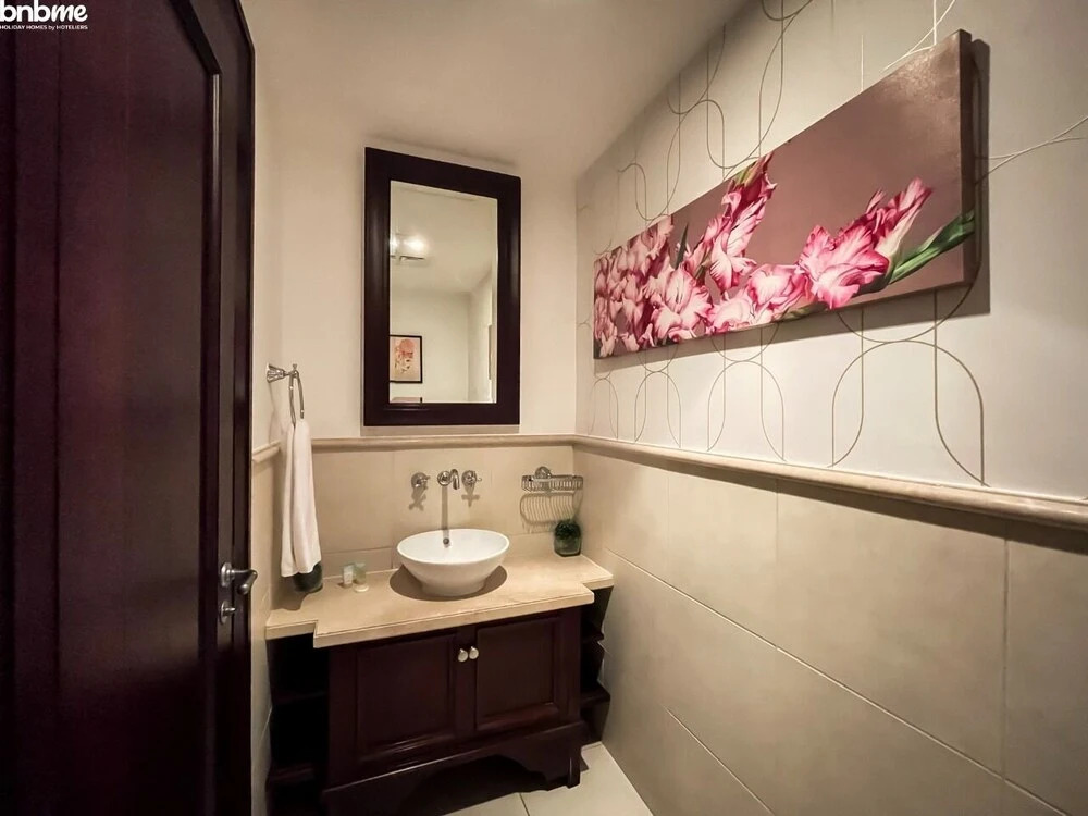 Дубай: Lux 2B in Oldtown in of DT by Bnbme Homes
