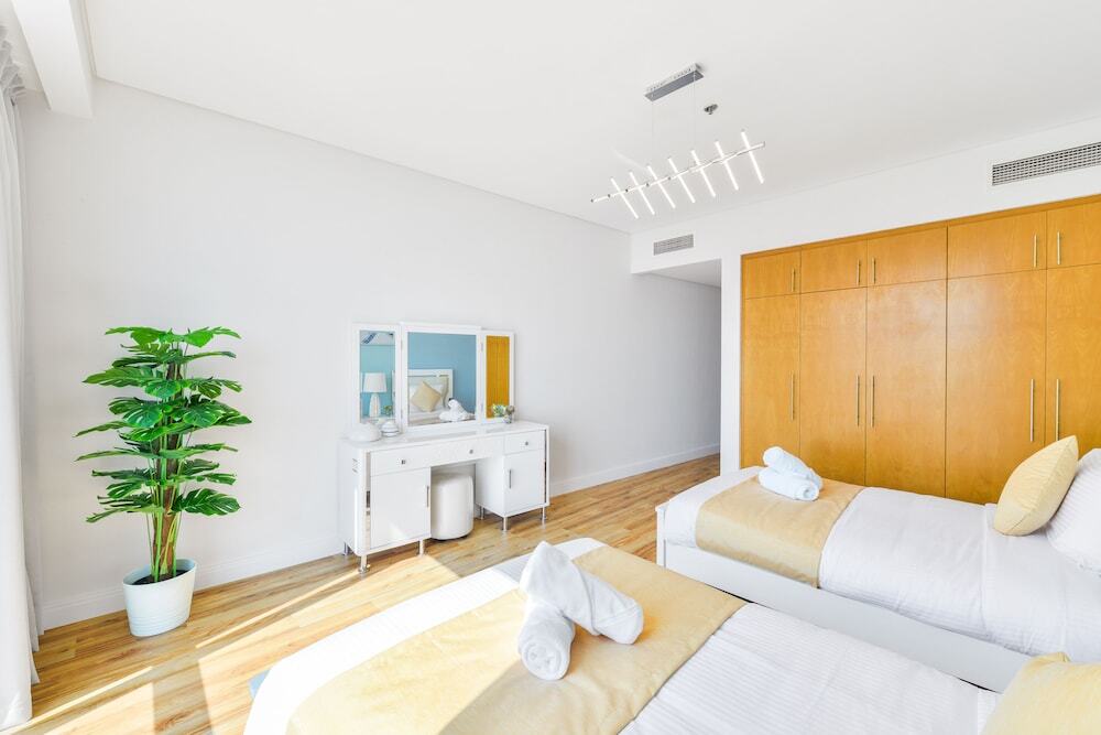 Дубай: JBR - Al Fattan Sea View 48th floor - Free Beach Resorts Access!