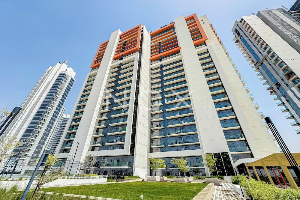 Дубай: DHH1 Bed Serene Golf Vita A Damac Hills