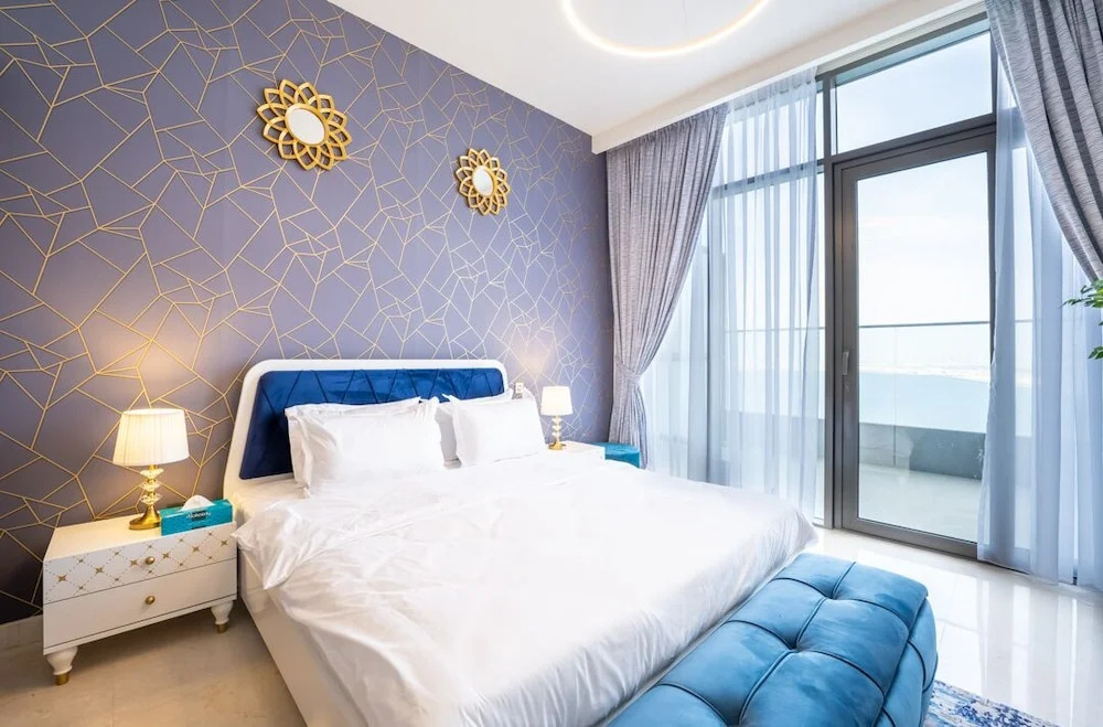 Дубай: Dramatic Sea View 1 BHK ANWABYFour Apple