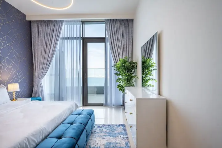 Дубай: Dramatic Sea View 1 BHK ANWABYFour Apple