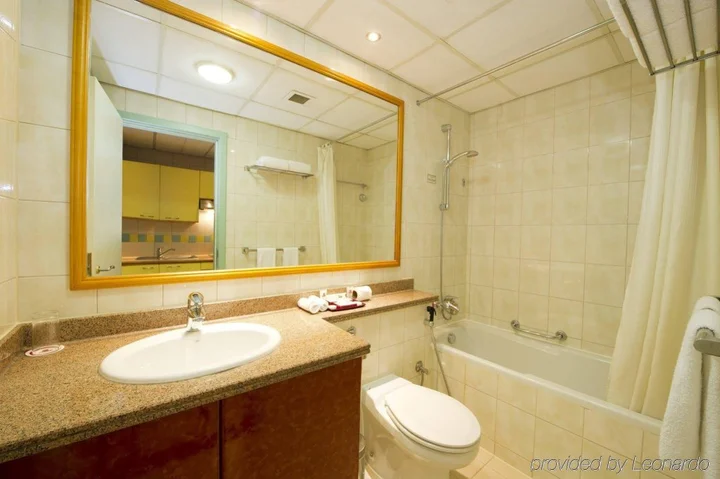 Дубай: Отель Al Bustan Center & Residence