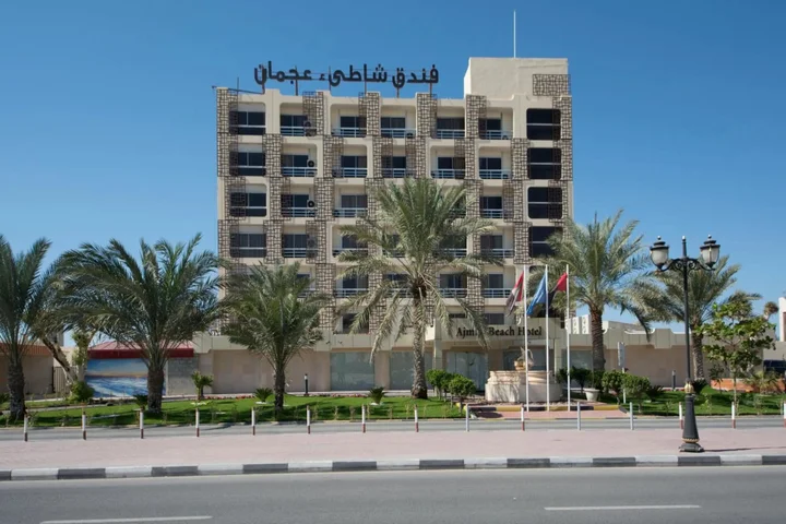 Аджман: Ajman Beach Hotel