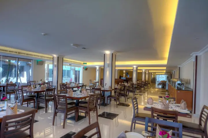 Аджман: Ajman Beach Hotel
