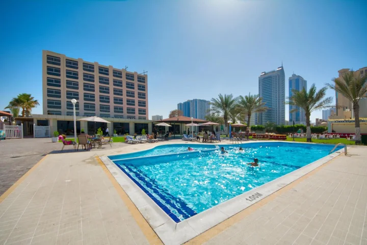 Аджман: Ajman Beach Hotel