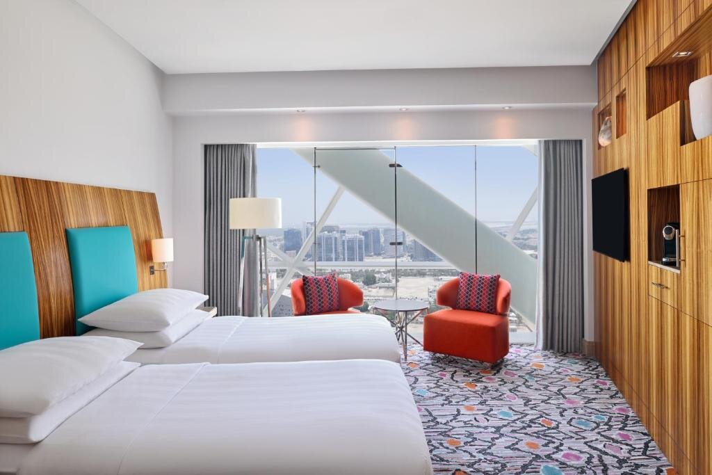 Абу-Даби: Andaz Capital Gate Abu Dhabi, By Hyatt