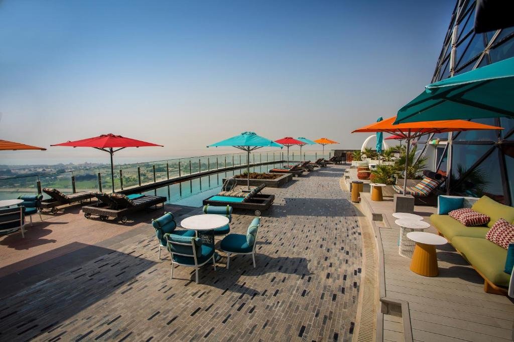 Абу-Даби: Andaz Capital Gate Abu Dhabi, By Hyatt