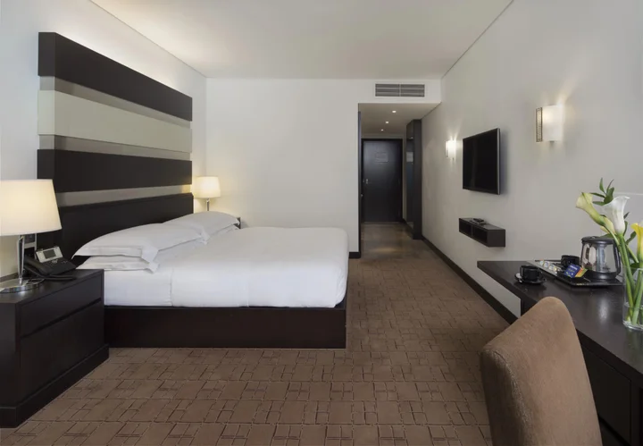 Дубай: Dubai International Hotel