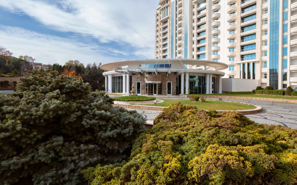 Баку: Badamdar Hotel and Residences