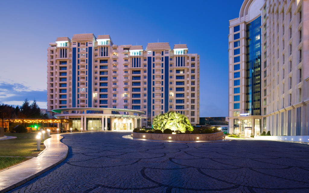 Баку: Badamdar Hotel and Residences