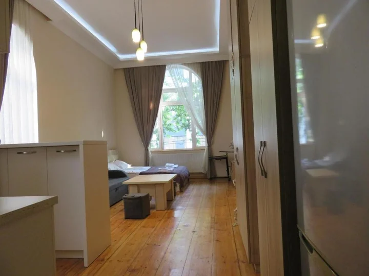 Тбилиси: apartament opposite stamba hotel