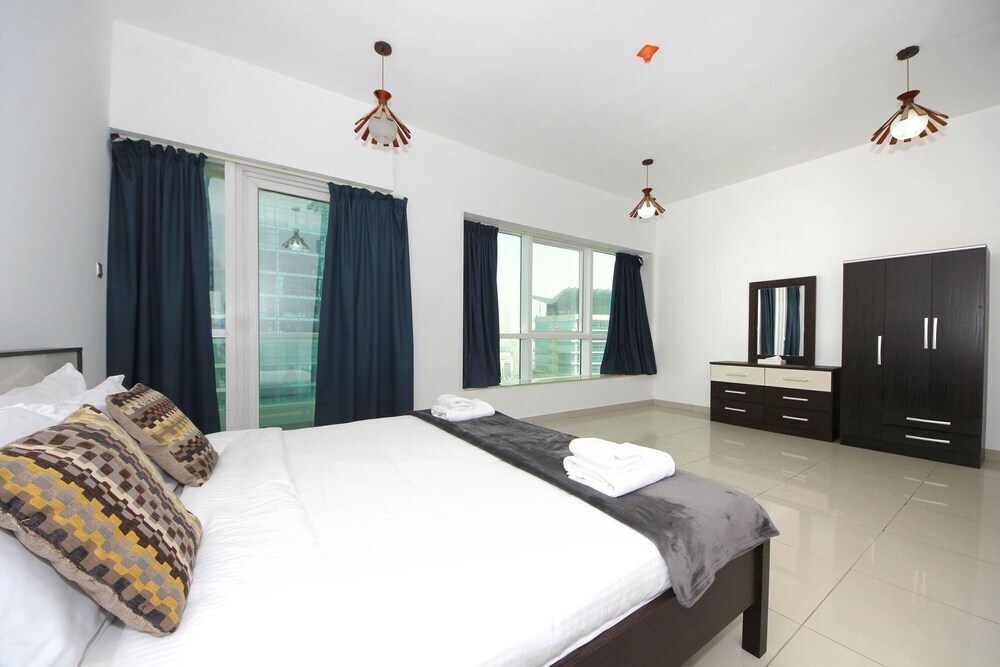 Дубай: Signature Holiday Home - Marina Pinnacle