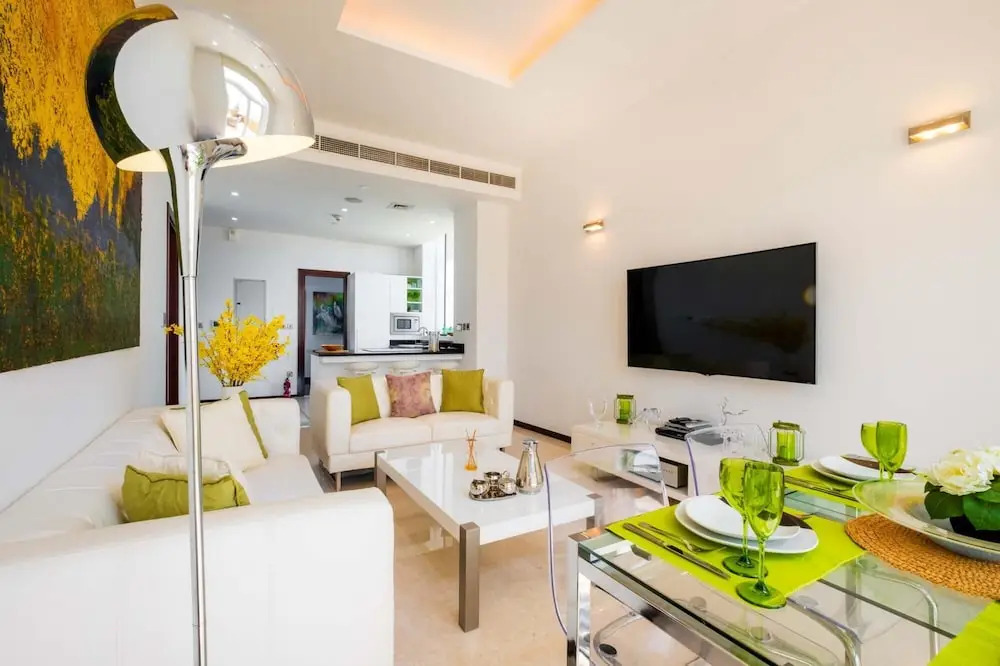 Дубай: Bright Beachfront Apt w Wow Factor on The Palm