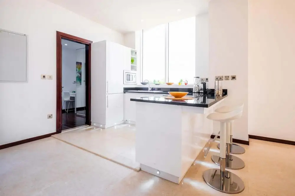 Дубай: Bright Beachfront Apt w Wow Factor on The Palm