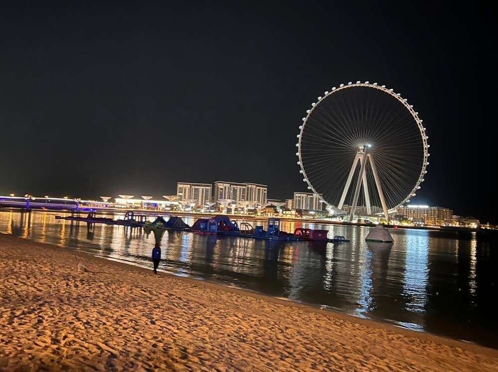 Дубай: Business Backpackers JBR