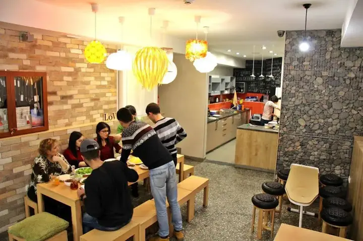 Ереван: Envoy Hostel & Tours