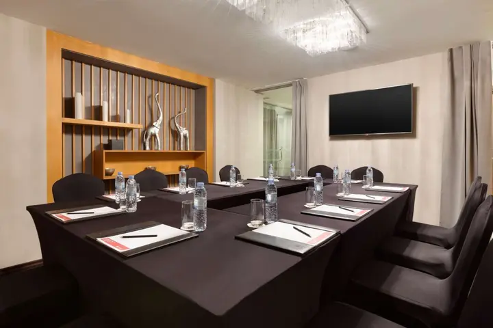 Дубай: Отель Ramada by Wyndham Downtown Dubai