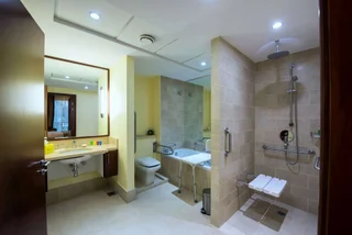 Дубай: Отель Ramada by Wyndham Downtown Dubai