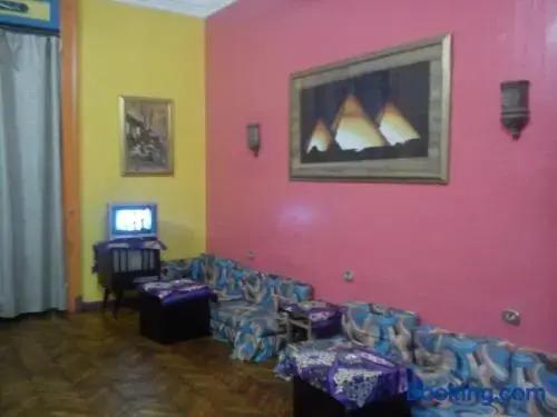 Каир: African House Hostel