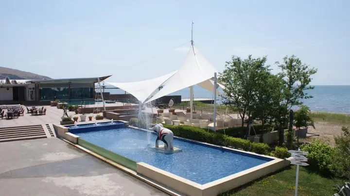 Баку: The Crescent Beach Hotel & Leisure Resort