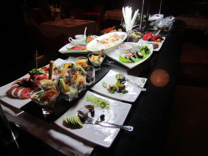 Баку: The Crescent Beach Hotel & Leisure Resort