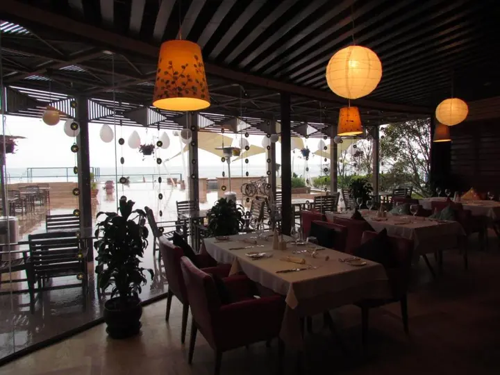 Баку: The Crescent Beach Hotel & Leisure Resort