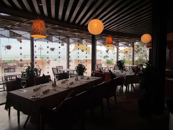 Баку: The Crescent Beach Hotel & Leisure Resort