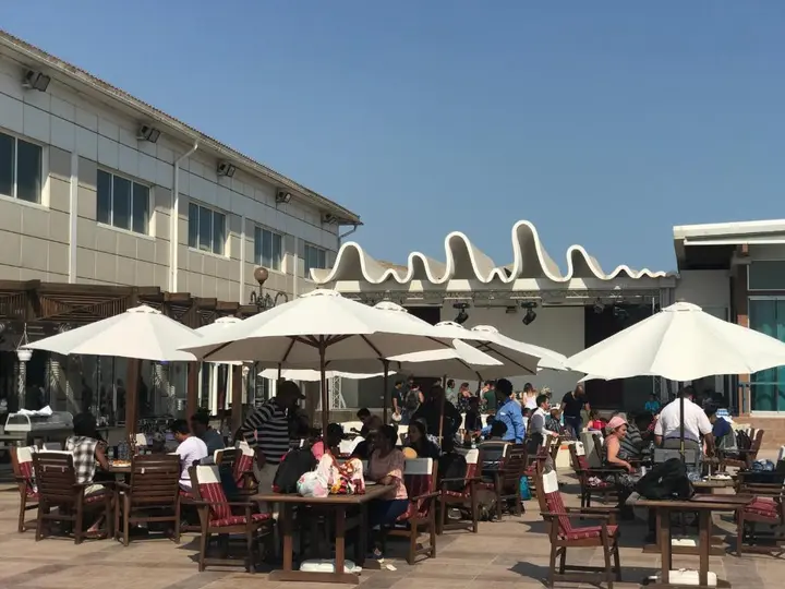 Баку: The Crescent Beach Hotel & Leisure Resort