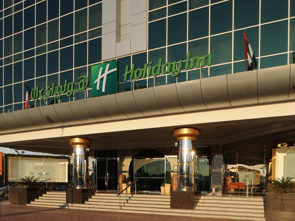 Дубай: Sunday Hotel Holiday International Dubai