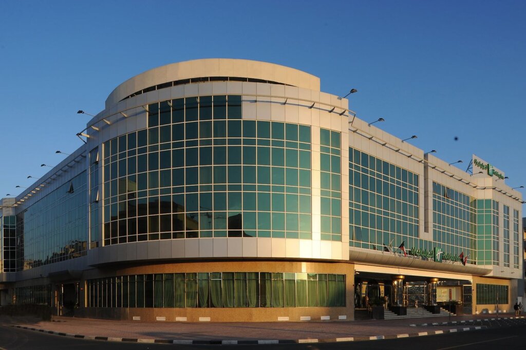 Дубай: Sunday Hotel Holiday International Dubai
