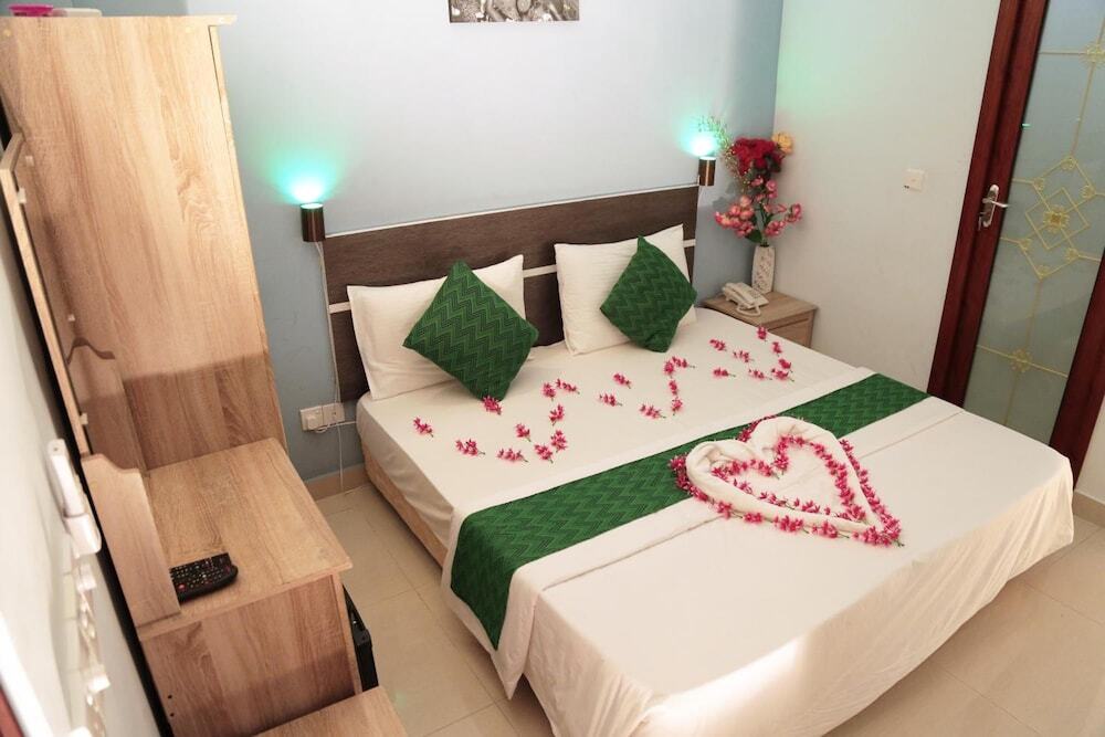 Хулхумале: Hotel Elite Beach Inn
