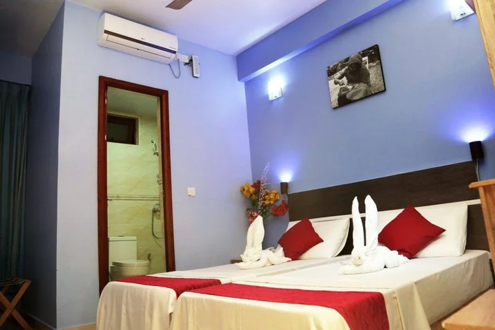 Хулхумале: Hotel Elite Beach Inn