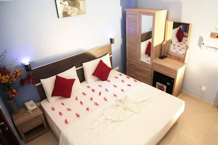 Хулхумале: Hotel Elite Beach Inn