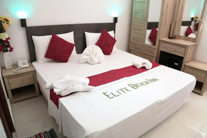 Хулхумале: Hotel Elite Beach Inn