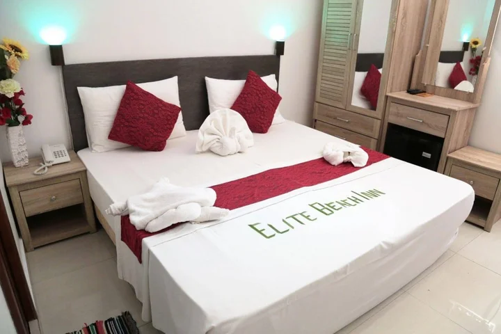 Хулхумале: Hotel Elite Beach Inn