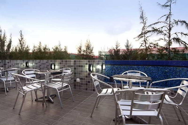 Хулхумале: Hotel Elite Beach Inn