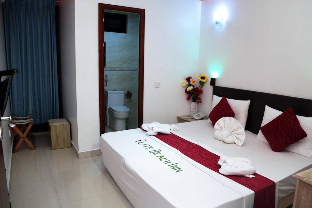 Хулхумале: Hotel Elite Beach Inn