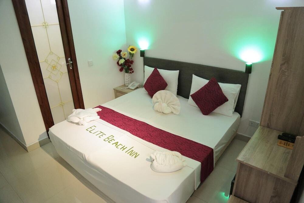 Хулхумале: Hotel Elite Beach Inn