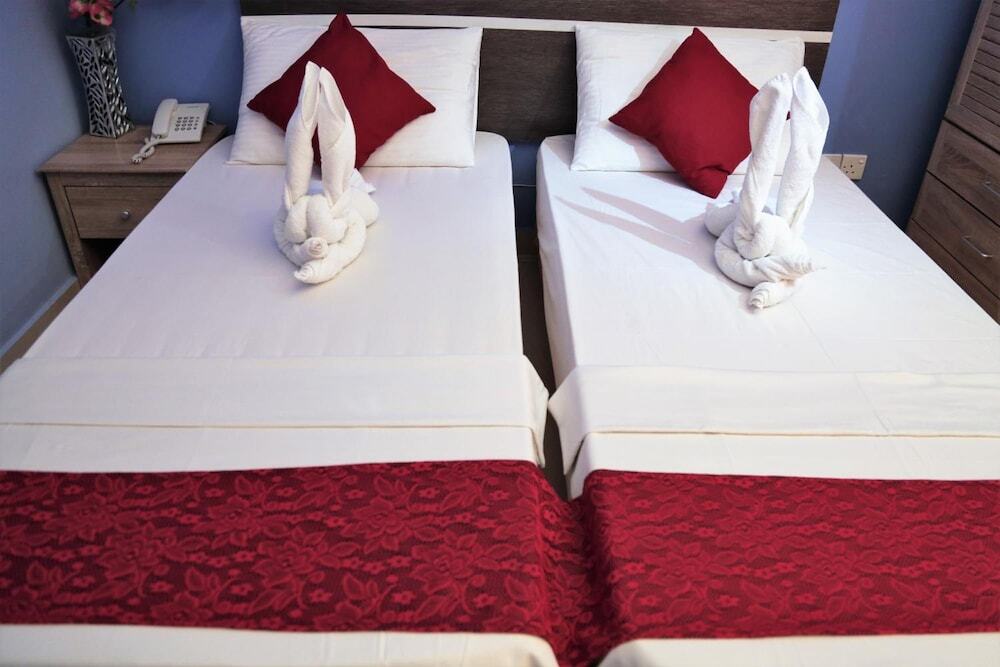 Хулхумале: Hotel Elite Beach Inn